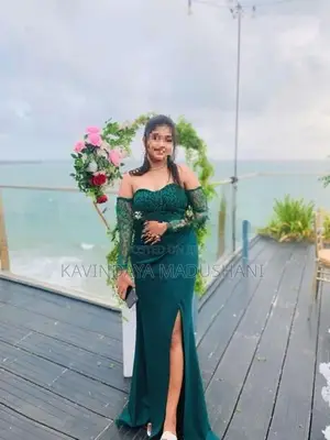 Elegant Green Gown For Rent