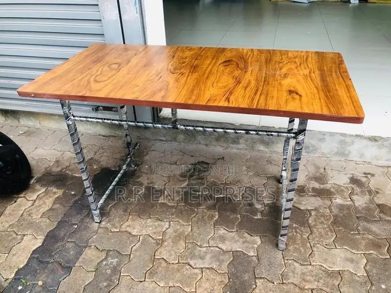 New 4*2 Ft Formica Works Table