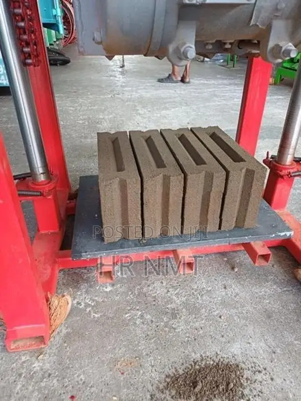 4 Cement Block Making Machine (Semi Automatic) – gal
