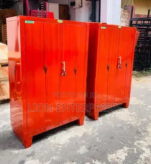 4×2.5 ft Steel half cupboards