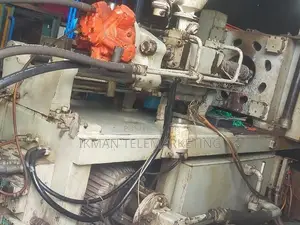 Taiwan Ton 250 Injection Molding Machine