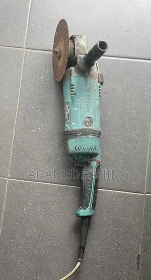 Makita GA9020 Angle Grinder