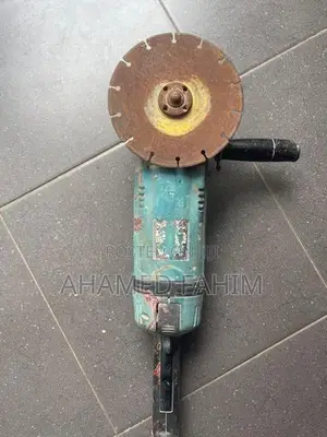 Makita GA9020 Angle Grinder