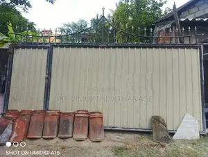 Metal Gate