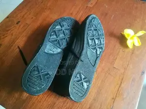 star converse shoe