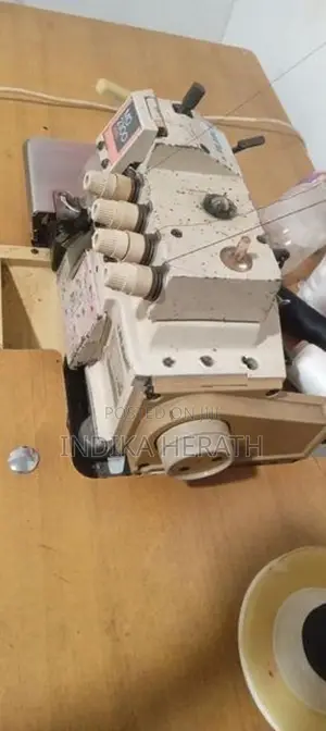 4 / 5 Thread Overlock Machine