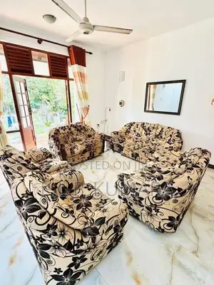 Damro 5 Piece Sofa Set