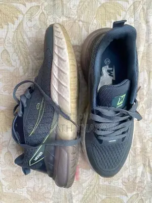 Men's Lightweight Breathable Mesh Sports Running Shoes