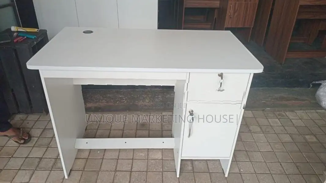 Modern 3.5x2FT White Melamine Office Table with W/Hole