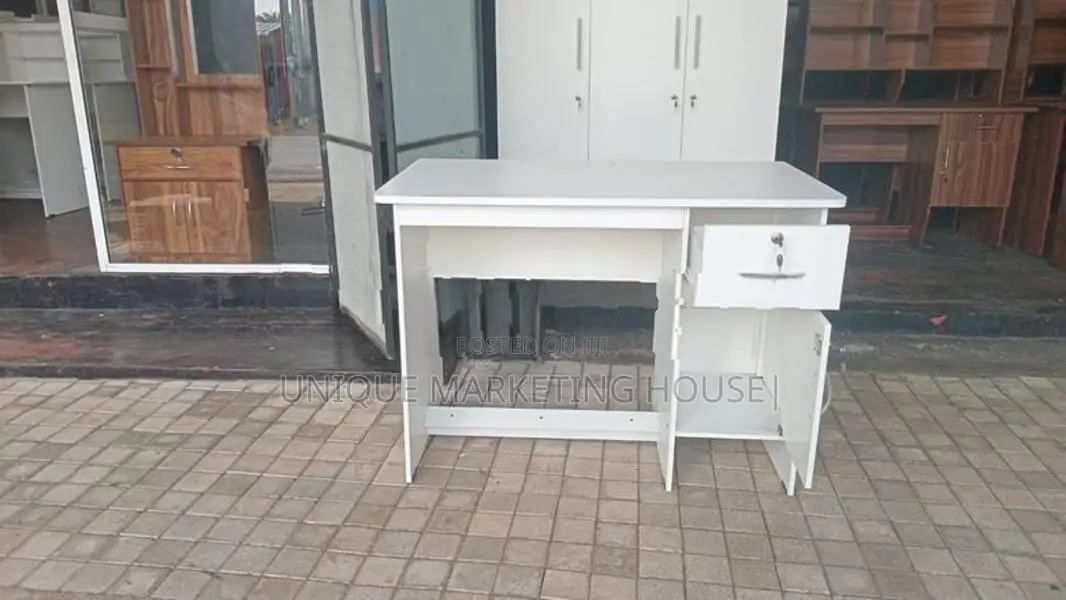 Modern 3.5x2FT White Melamine Office Table with W/Hole