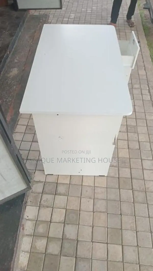 Modern 3.5x2FT White Melamine Office Table with W/Hole