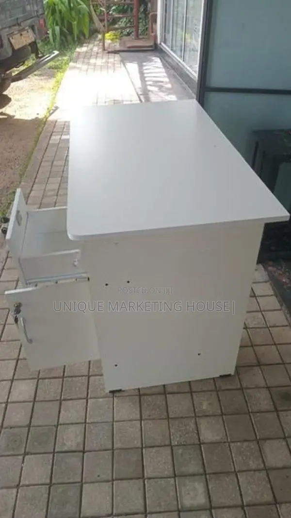 Modern 3.5x2FT White Melamine Office Table with W/Hole