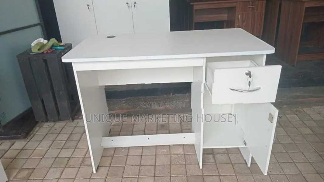Modern 3.5x2FT White Melamine Office Table with W/Hole