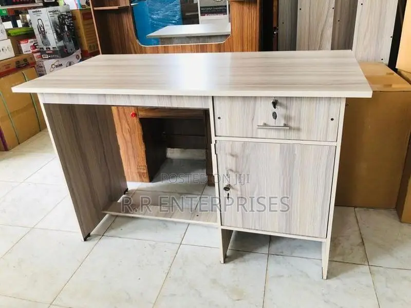 Office Table 4*2 Ft