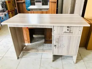 Office Table 4*2 Ft