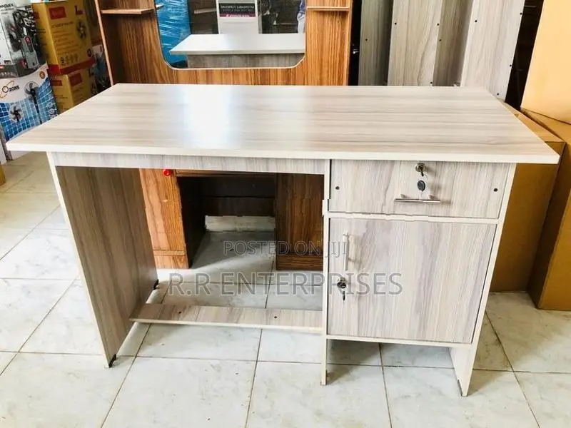 Office Table 4*2 Ft