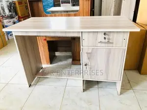 Office Table 4*2 Ft