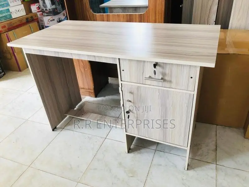 Office Table 4*2 Ft