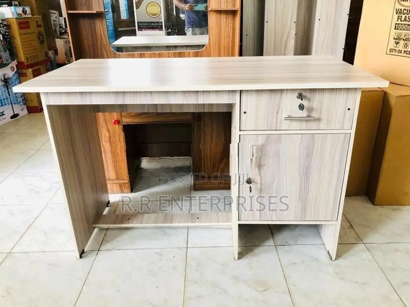 Office Table 4*2 Ft