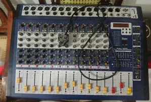 Olan Stereo Powered Mixer