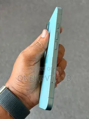 Apple iPhone 16 256GB (Used)