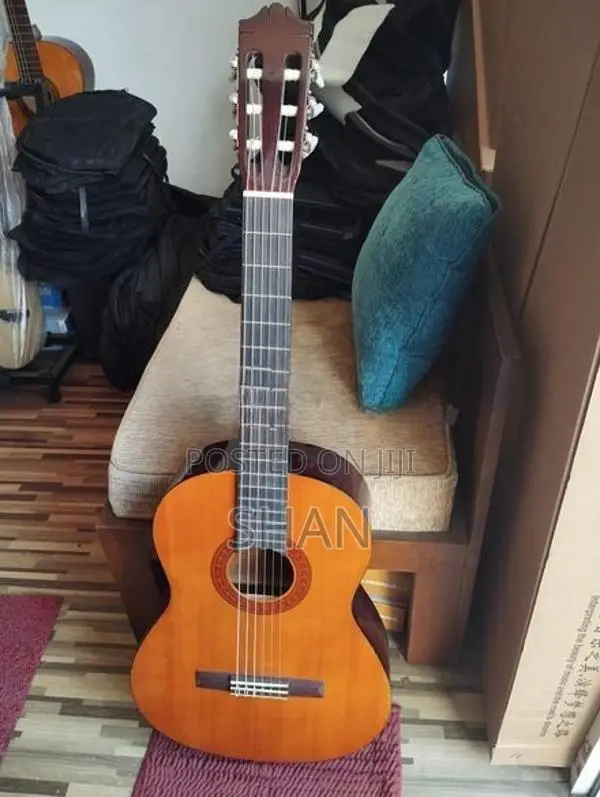 Yamaha C60 Classical Guitar