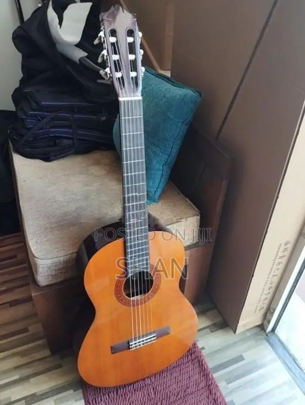 Yamaha C60 Classical Guitar