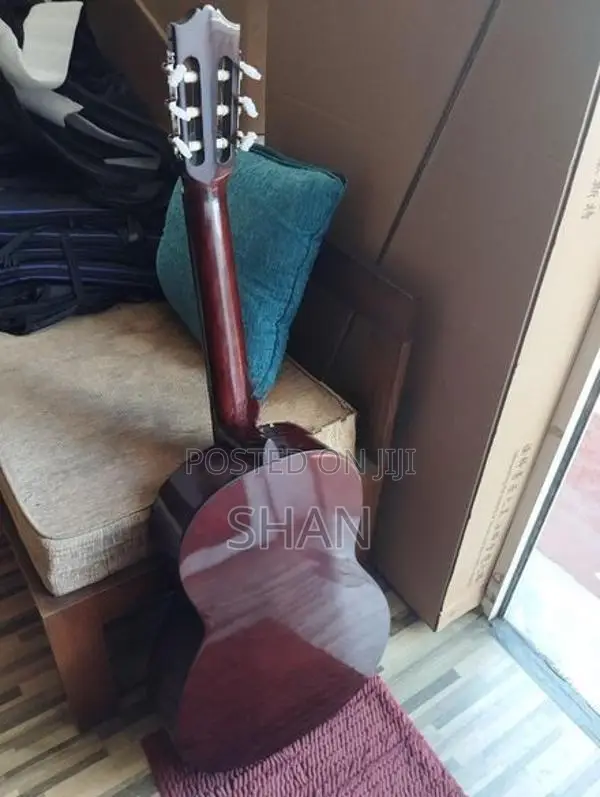Yamaha C60 Classical Guitar