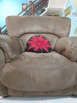 Damro - 6 Seater Sofa Set