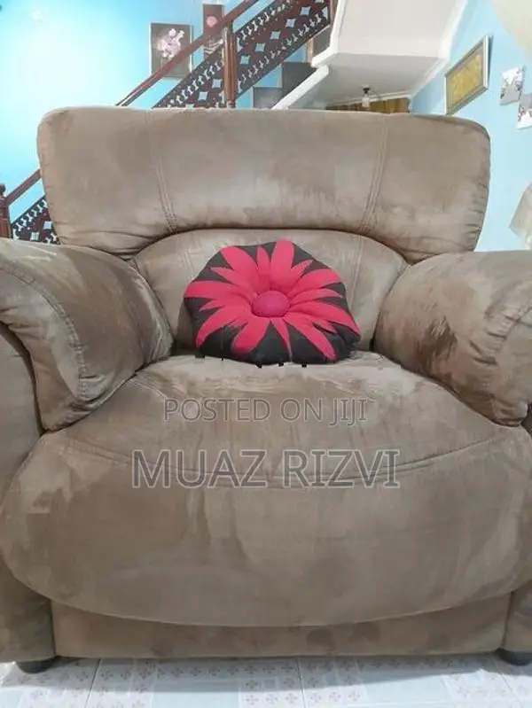 Damro - 6 Seater Sofa Set
