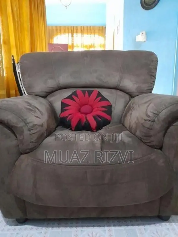 Damro - 6 Seater Sofa Set
