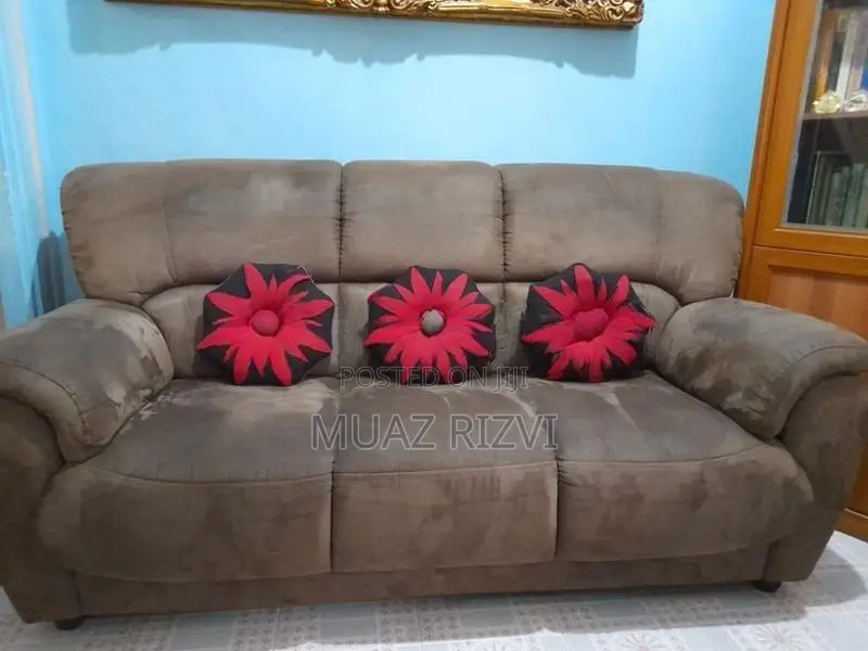 Damro - 6 Seater Sofa Set