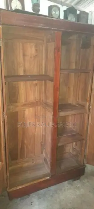 don_corolis Antique Almirah