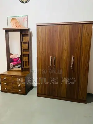 පැකේජයක්( අල්මාරි/ කණ්නාඩි මේස ).