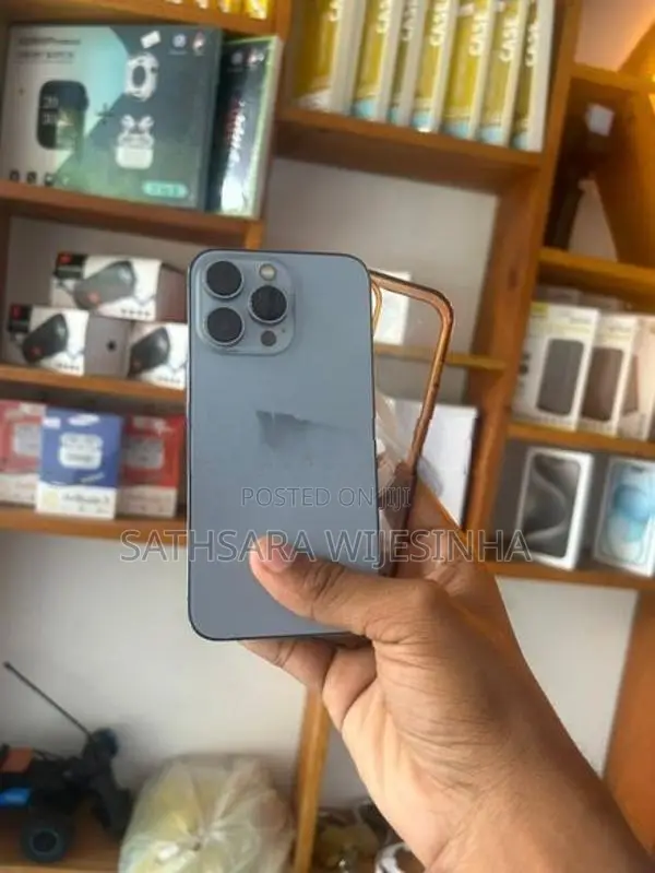 Apple iPhone 13 Pro (Used)
