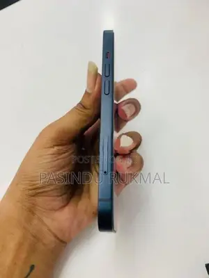 Apple iPhone 13 (Used)