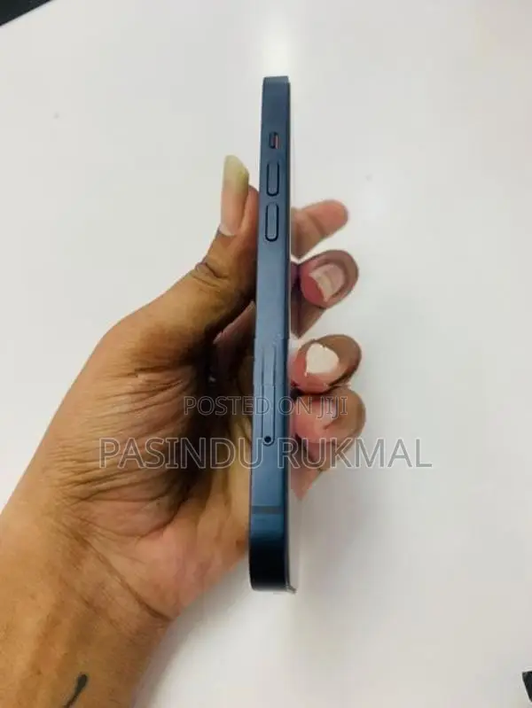 Apple iPhone 13 (Used)