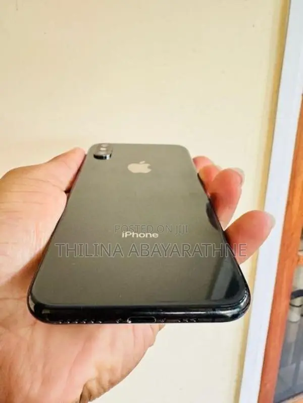 Apple iPhone XS (Used)