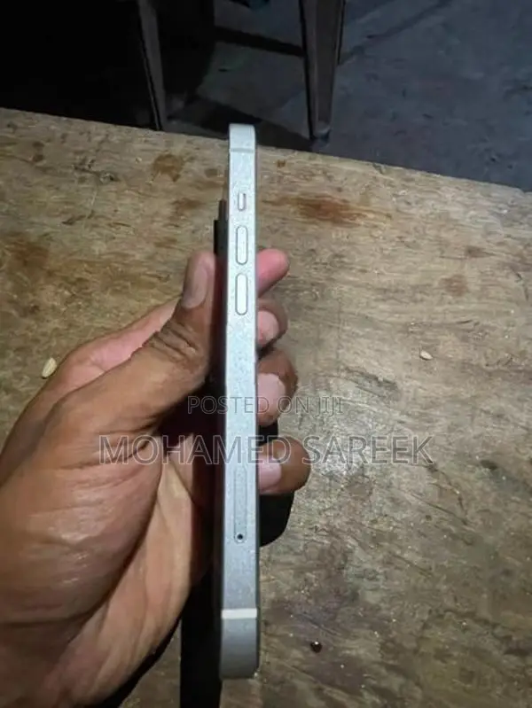 Apple iPhone 13 (Used)