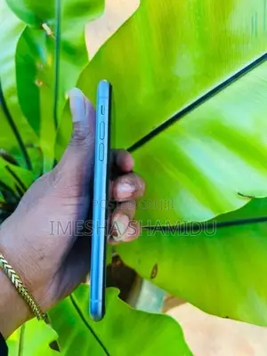 Apple iPhone 11 (Used)