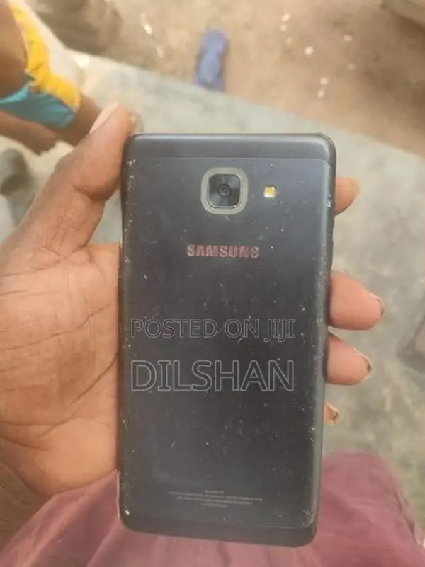 Samsung Galaxy J7 Max (Used)