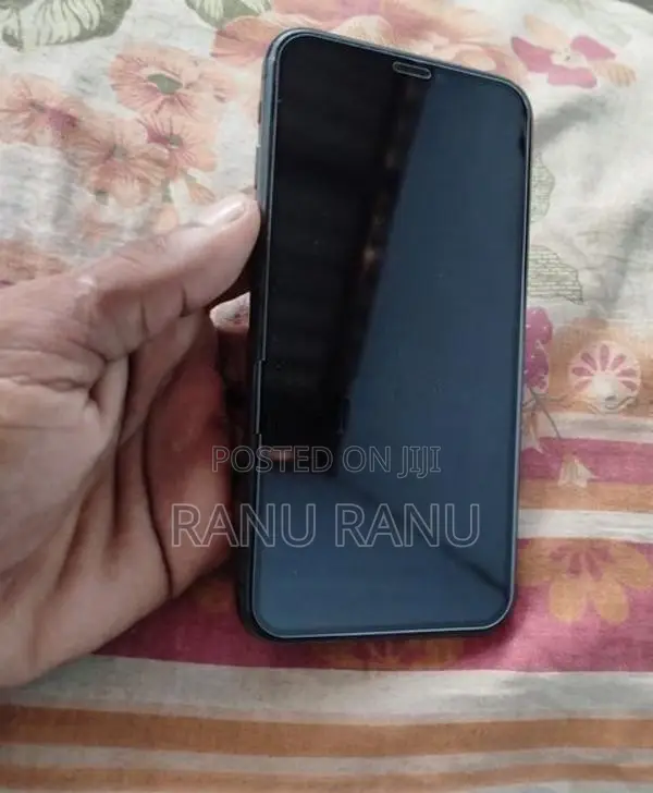 Apple iPhone XS (Used)
