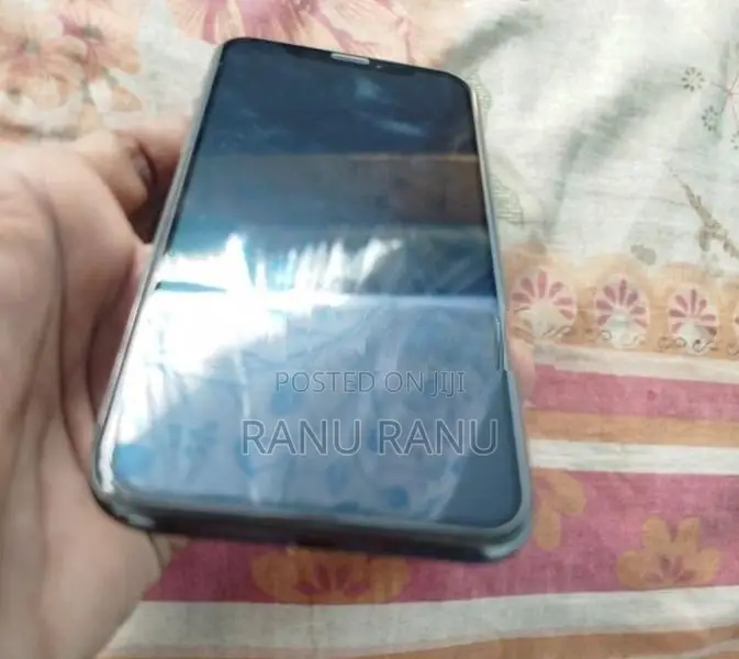 Apple iPhone XS (Used)