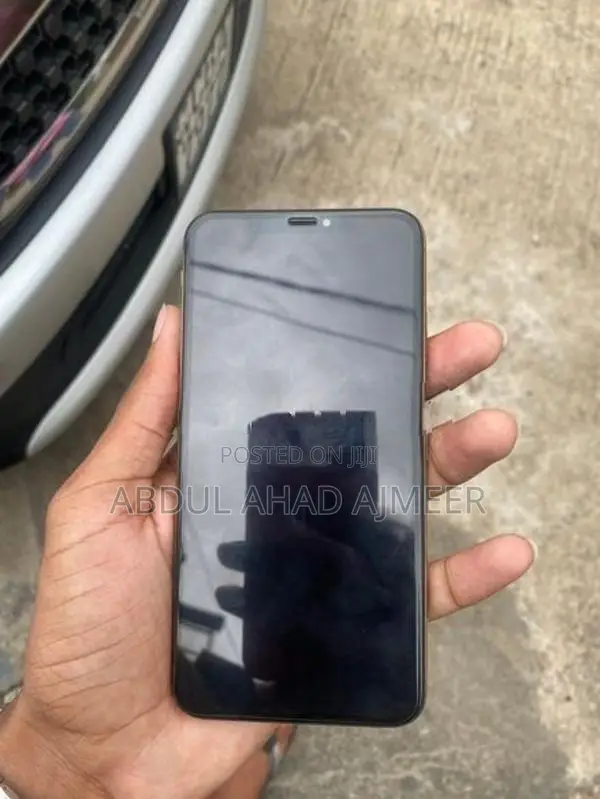 Apple iPhone XS Max (Used)