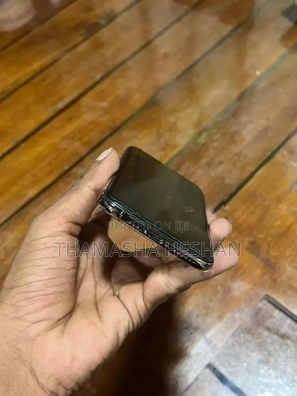 Apple iPhone XS (Used)