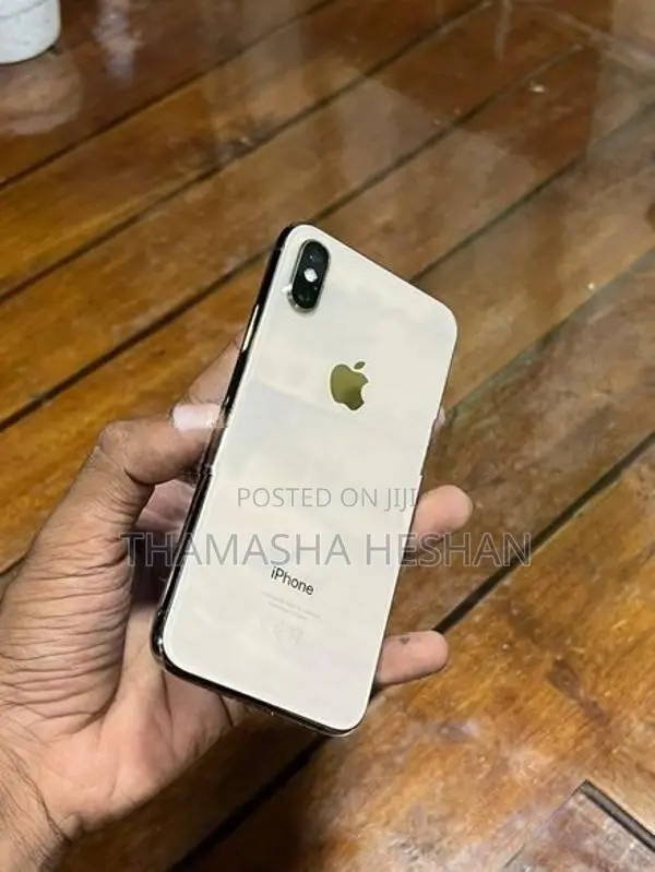 Apple iPhone XS (Used)