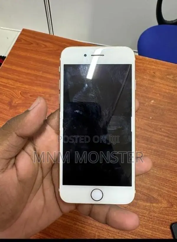 Apple iPhone 7 (Used)