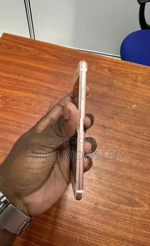 Apple iPhone 7 (Used)