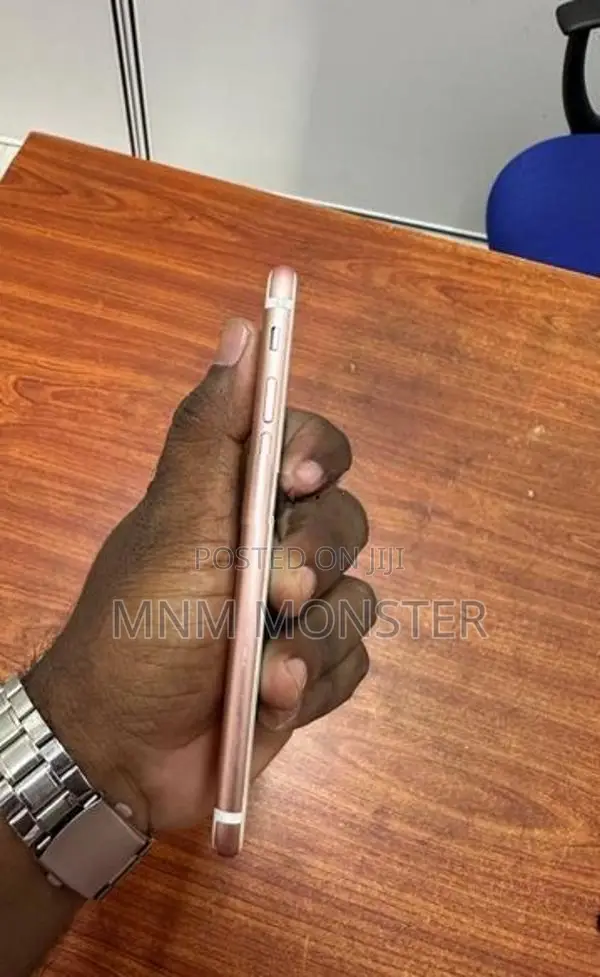 Apple iPhone 7 (Used)