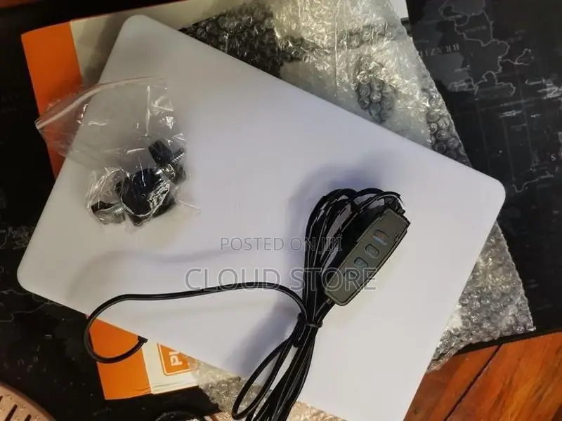 Plokama Live E11 Light With Stand